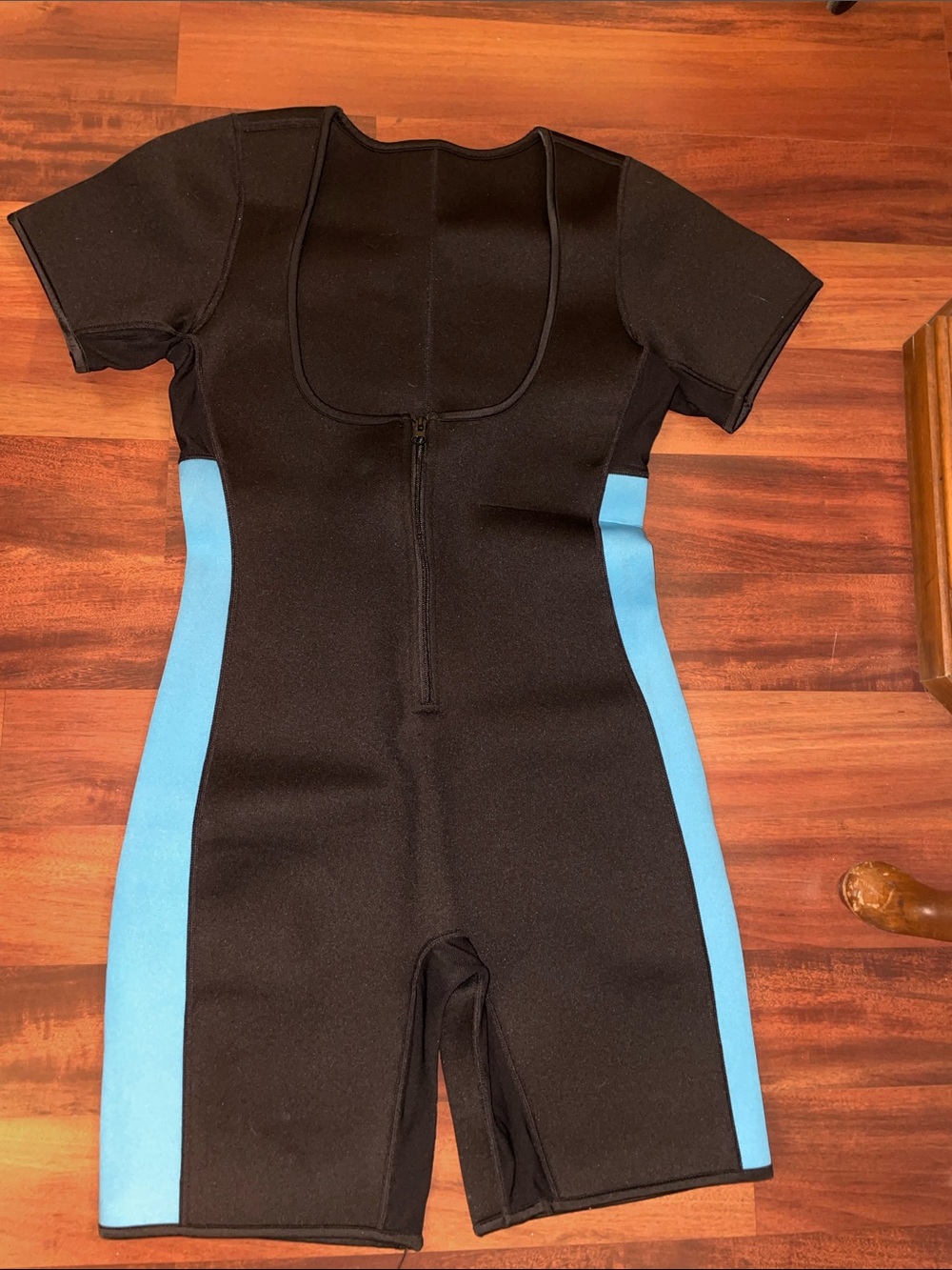SCUBA PRO  Zipfront Diving/Swimming Neoprene Outfit with Turquoise Reflector M